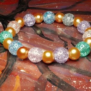 A crystal gold bracelet